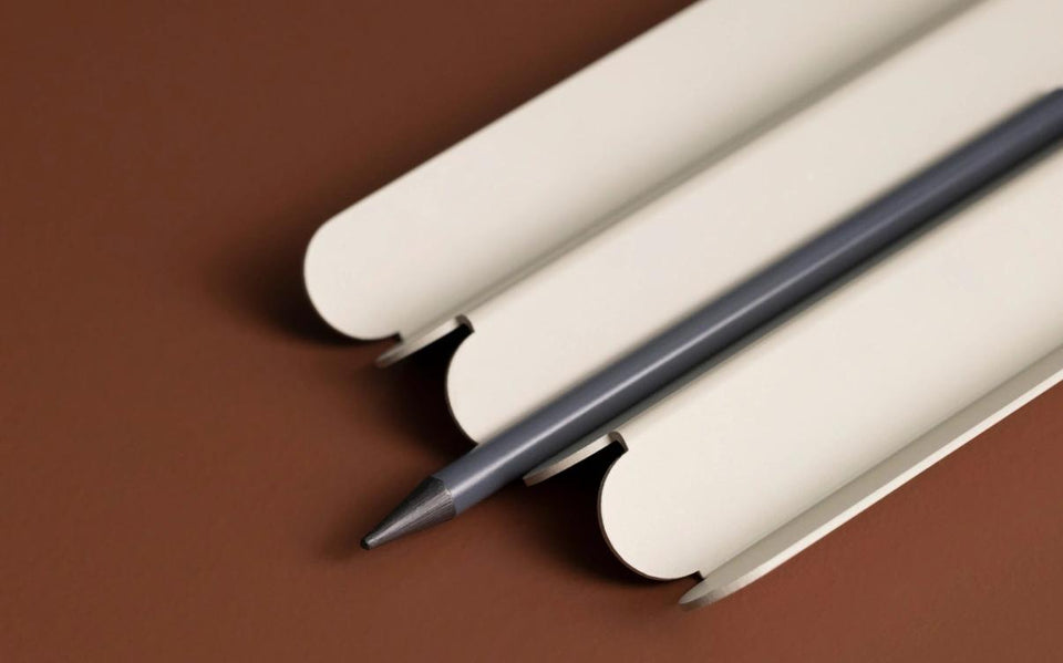 karst-2024-desk-goods-pen-tray-cream-3-hr-2x.webp